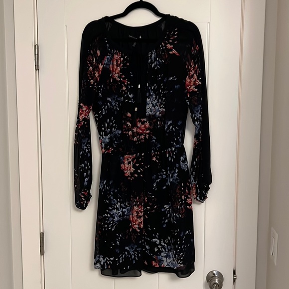 Floral White House Black Market chiffon dress. Size 8 - Picture 1 of 4